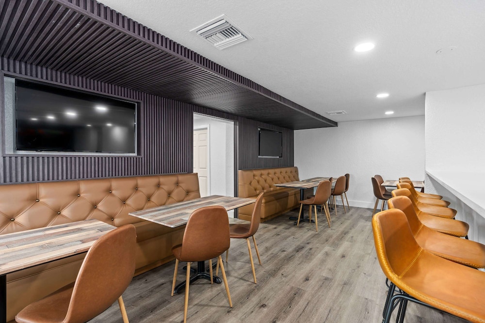 Super 8 by Wyndham Kissimmee Orlando - photo 45