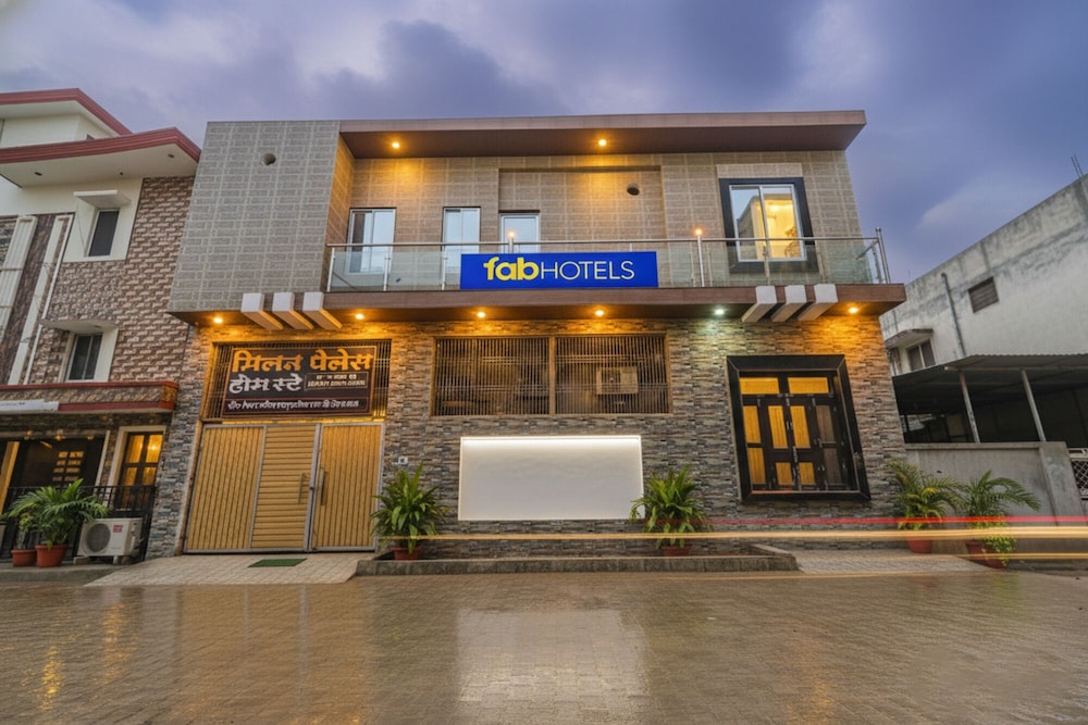 Fabexpress Milan Palace in Fyzabad, India