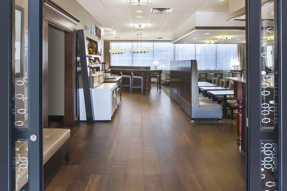 Hampton Inn Pittsburgh University Medical Center - photo 22