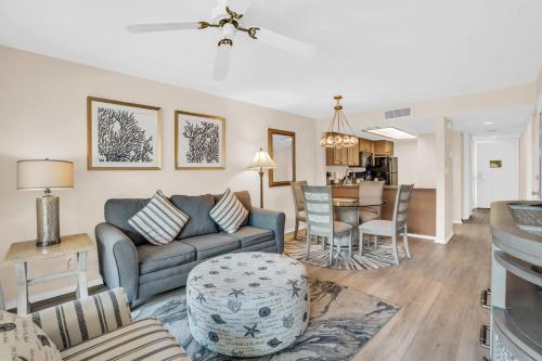 First Floor With Lake Views in Naples, United States