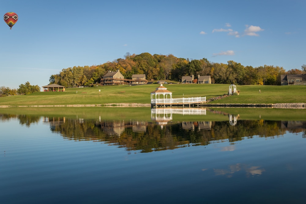 Lefevre Inn and Resort — hotel in Galena