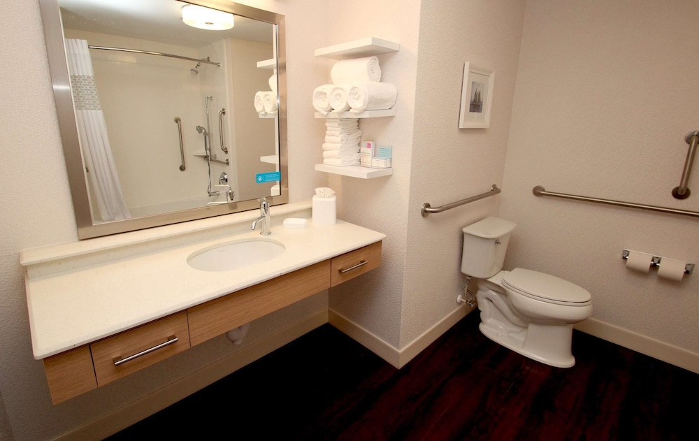 Hampton Inn Suffolk - photo 41