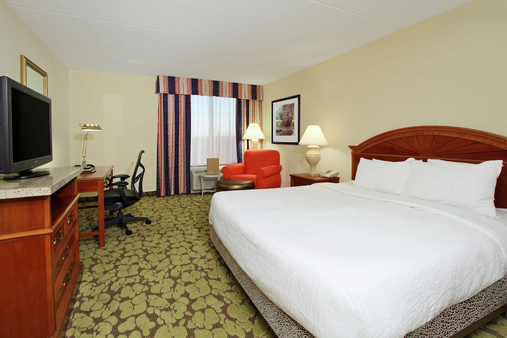 Hilton Garden Inn Chesapeake Greenbrier - photo 6