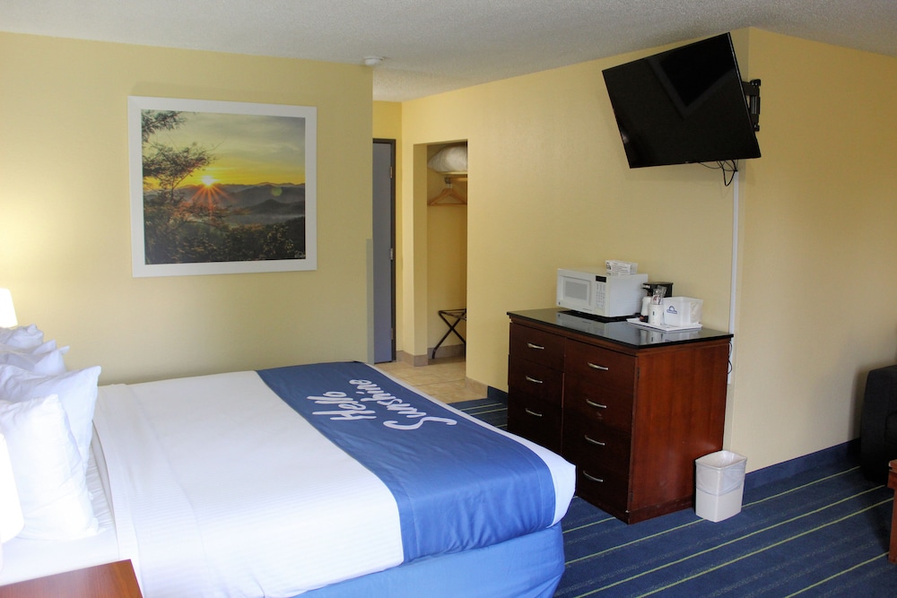 Days Inn & Suites by Wyndham Gunnison - photo 12