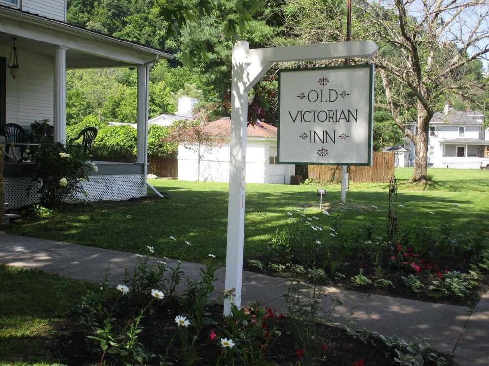 The Old Victorian Inn - last minute hotel in Alderson