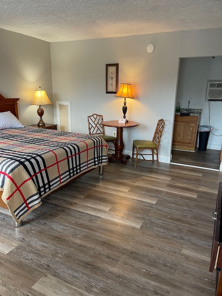 Ans Inn & Suites - photo 6