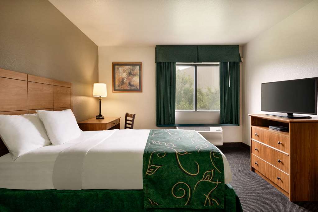Travelodge by Wyndham Dexter - photo 15