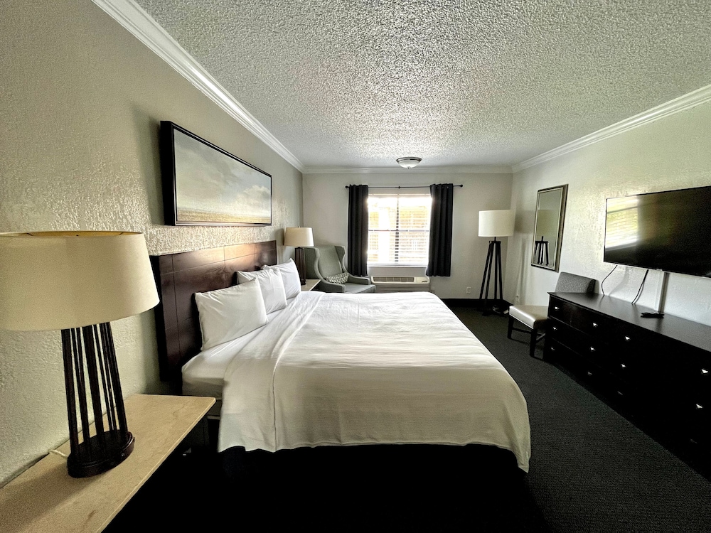 At Home Inn & Suites - photo 41