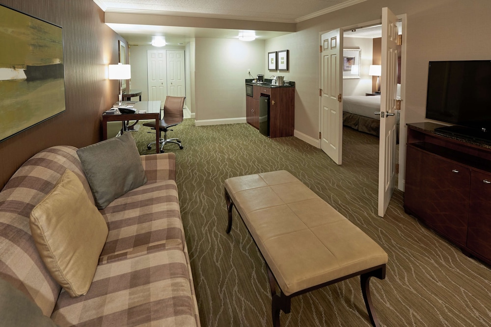DoubleTree by Hilton Akron Fairlawn - photo 5