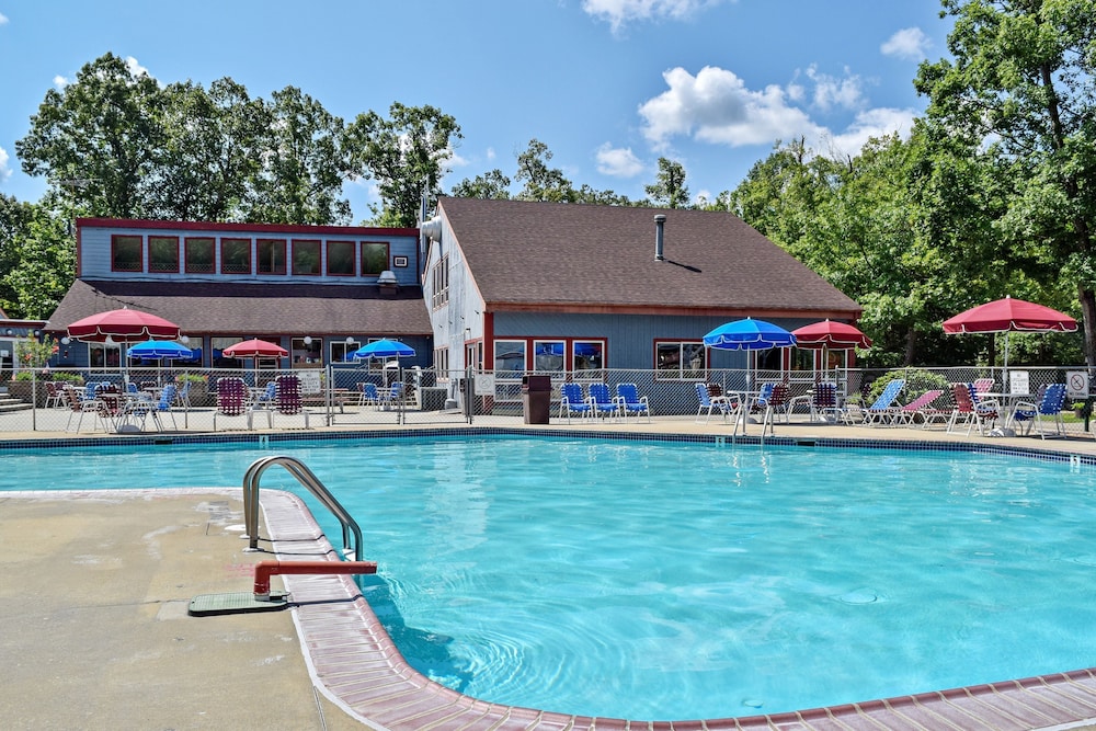 Williamsburg RV & Camping Resort - photo 7
