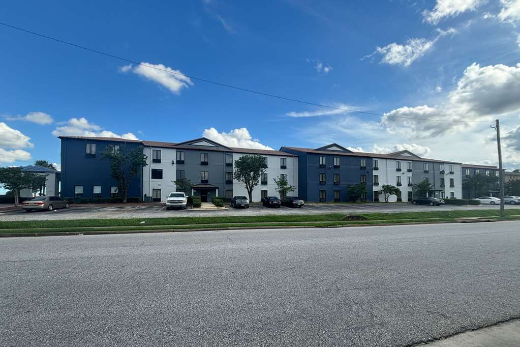 Quality Inn & Suites at Airport Blvd I 65 in Mobile, United States
