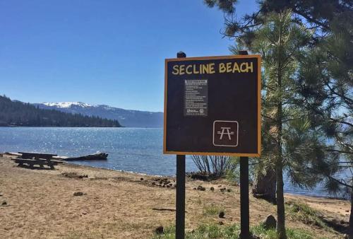 Lakeside hotel room #1 in Kings Beach in Kings Beach, United States