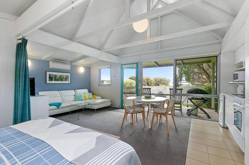 The Bay Beach Studio Ocean View — Apollo Bay — photo 3