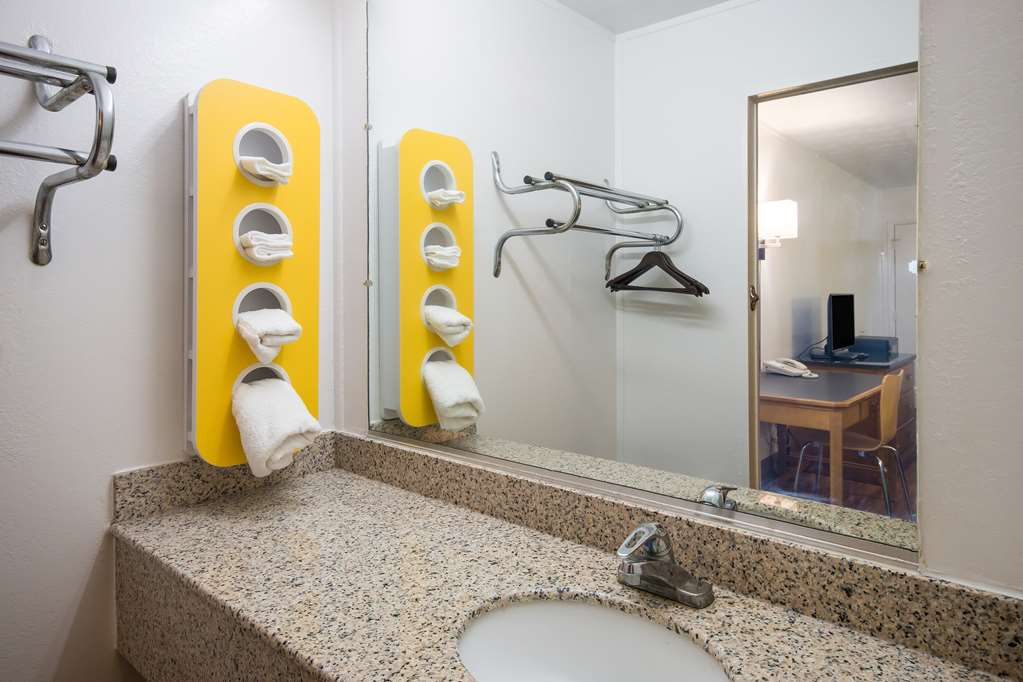 Motel 6 Parkersburg WV - photo 21