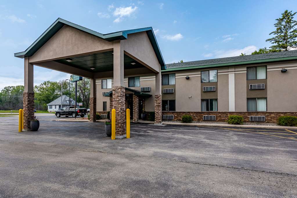 Quality Inn & Suites Marinette - photo 4