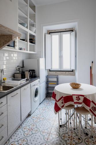 Angels Homes n.27 1ºandar Bairro tipico Centro cidade — 4-Star Luxury Hotel in Lisbon, Portugal