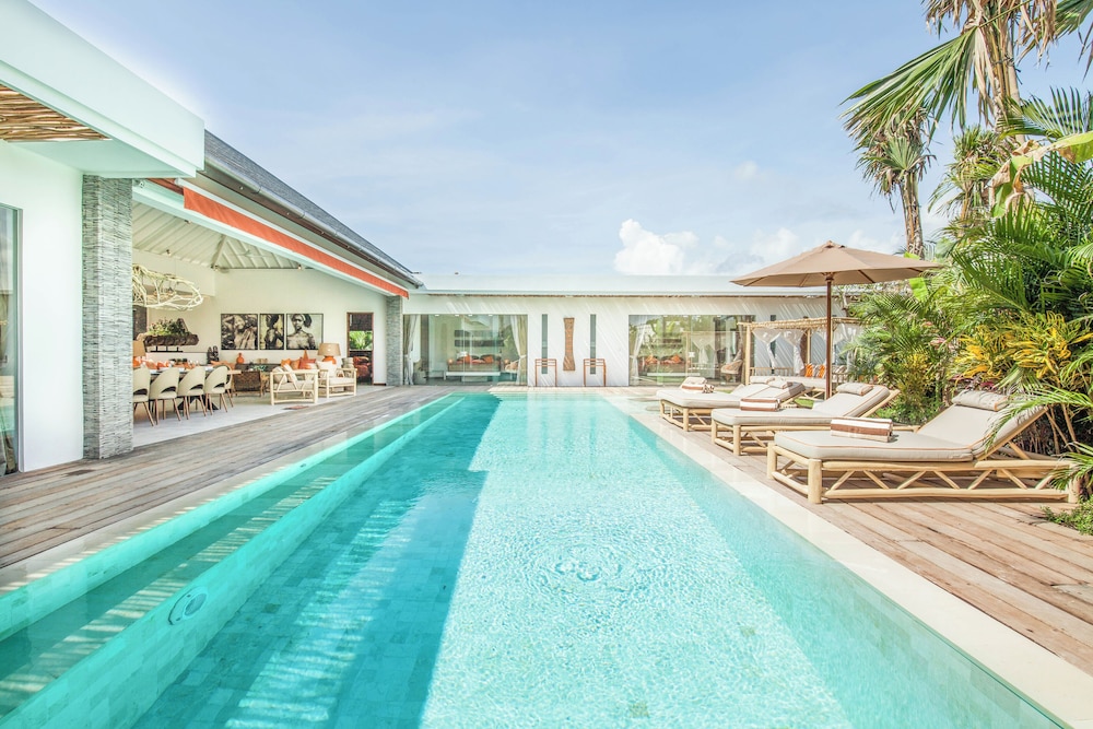 Dreamy 5BR Haven 200m to Berawa’s Blissful Beach in Canggu, Indonesia