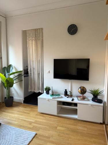 Private Room Geneva Eaux Vives 2 min from the lake in Geneve, Switzerland