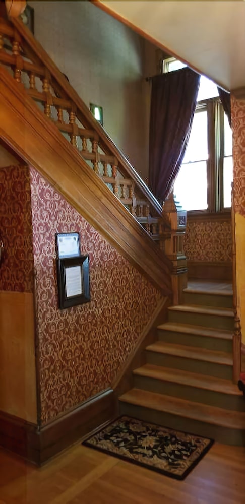 Historic Victorian Inn - photo 61