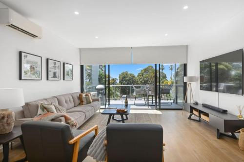 Addison's Escape A Breezy Beachfront Beauty — 4-Star Luxury Hotel in Shellharbour, Australia
