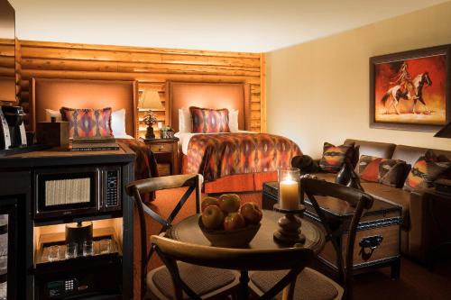 Rustic Inn Creekside - photo 8