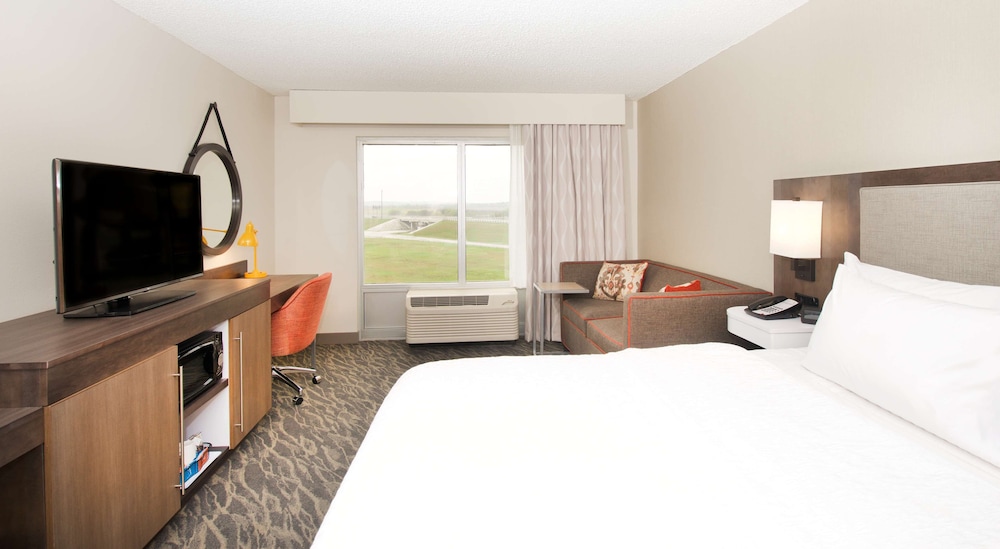 Hampton Inn & Suites N. Ft. Worth Alliance Airport - photo 26