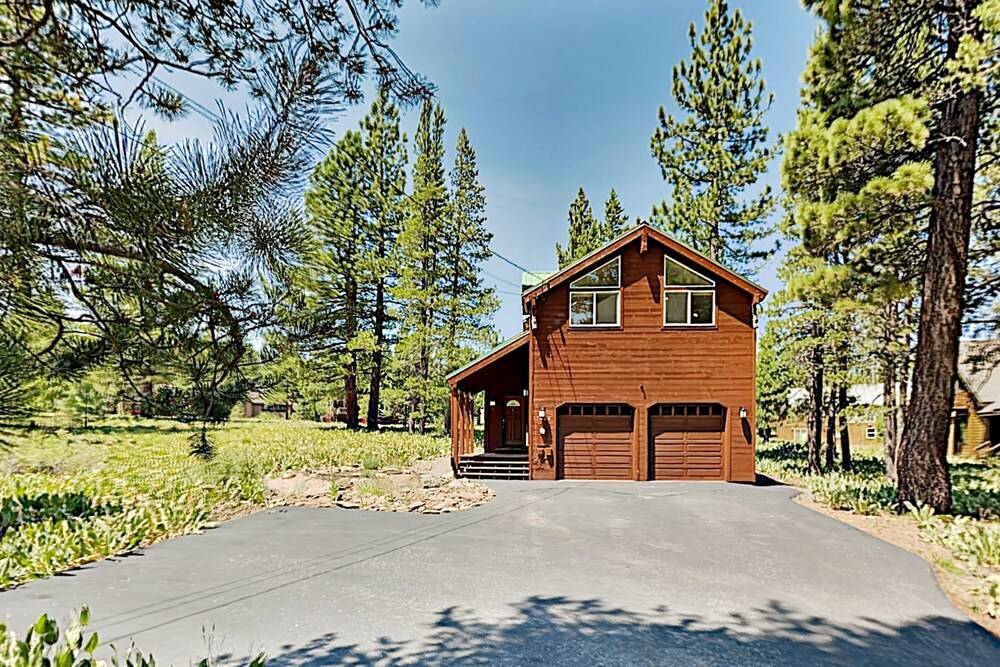 Tahoe Donner Luxury Sleeps 14 Hot tub 3100 sqft - photo 29
