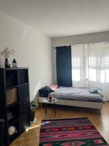 A cute room with 1 5 bed in shared flat - last minute hotel in Unknown City