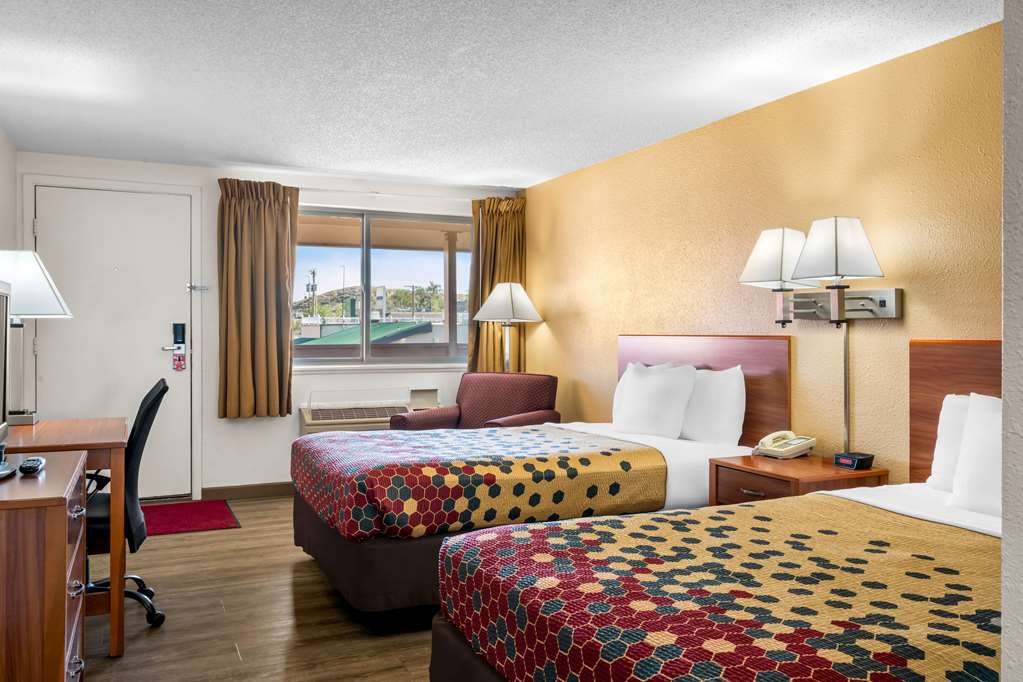 Econo Lodge Miles City I 94 - photo 28