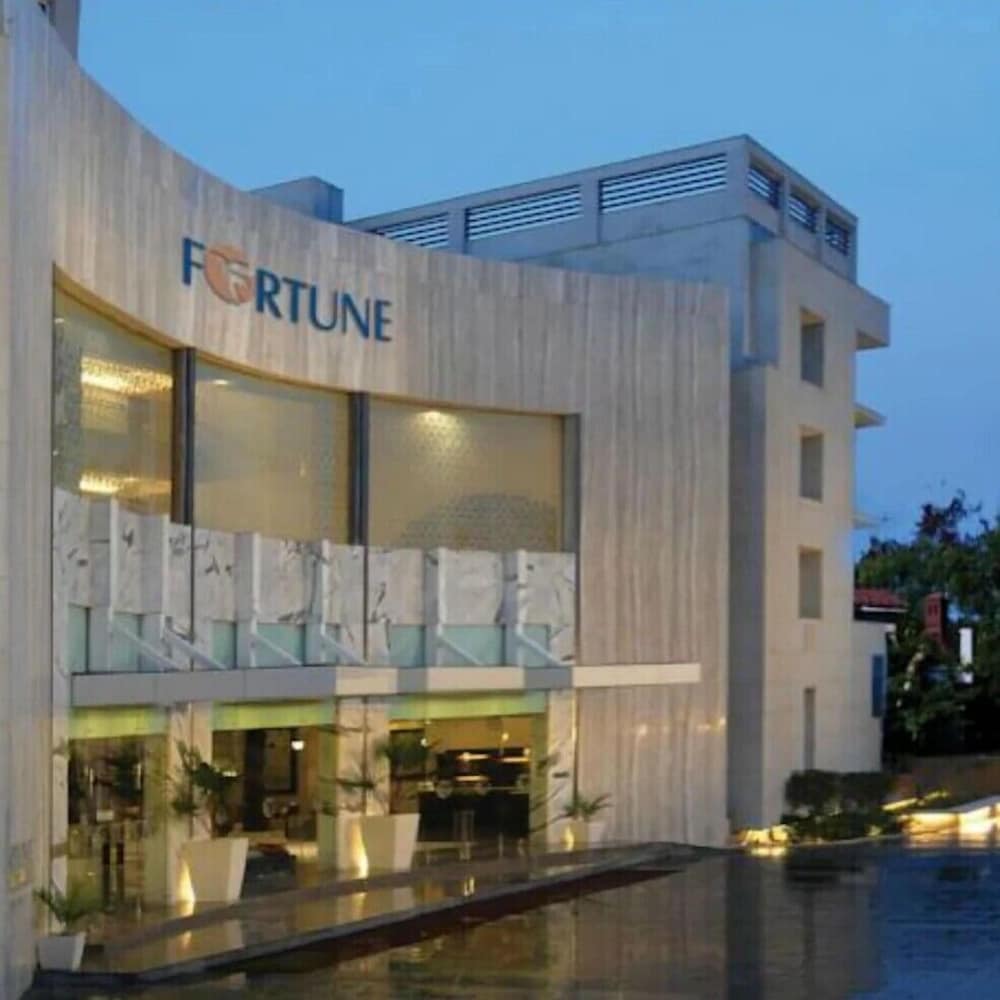 Fortune Sector 27 Noida Member ITC Hotels’ Group in New Delhi, India