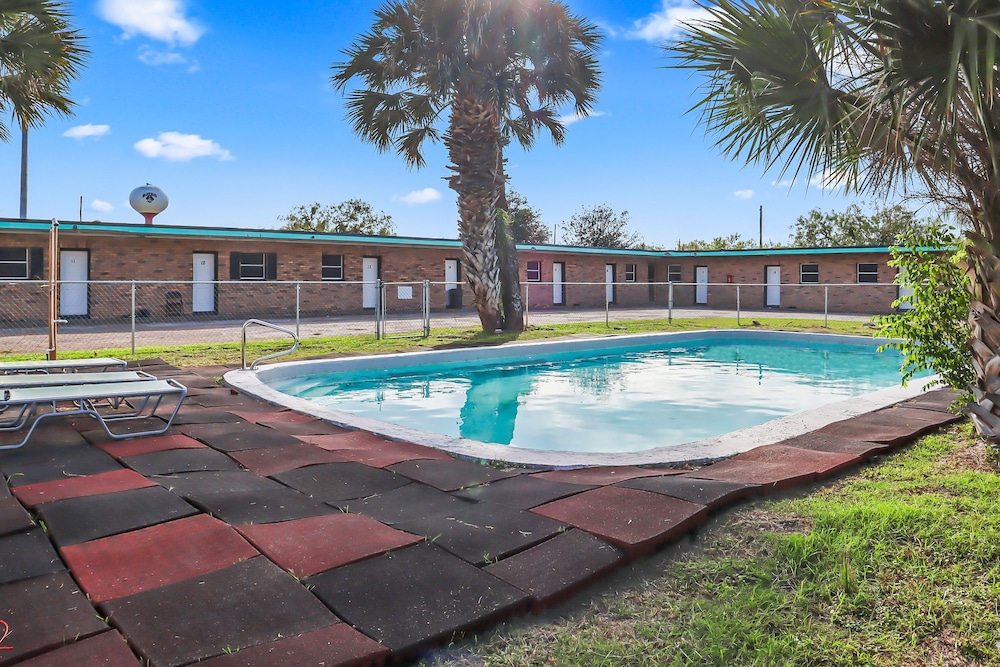 Mathis Motel - photo 11