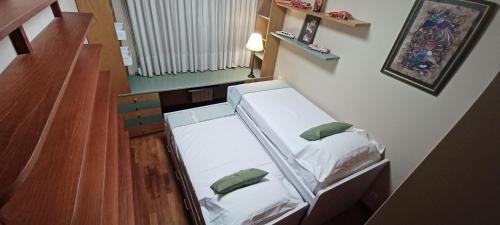 Apartamento céntrico con vistas a la Ría garaje ideal 2 4 — 4-Star Luxury Hotel in Bilbao, Spain