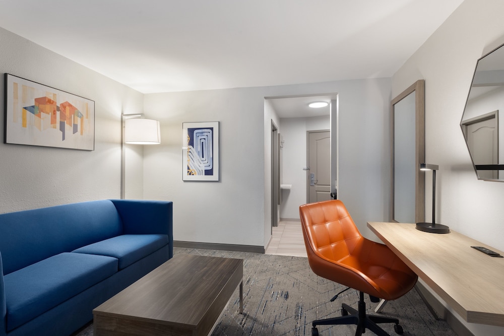 Holiday Inn Express Savannah Airport - photo 16