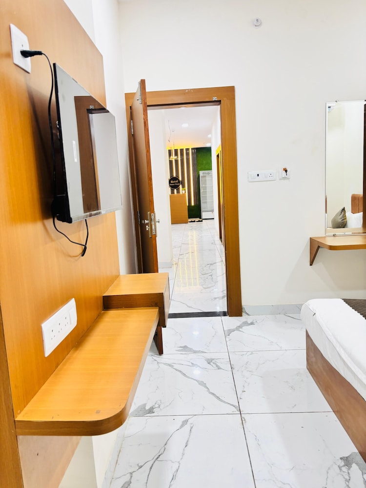 Hotel Venus Stays — Bhopal — photo 4