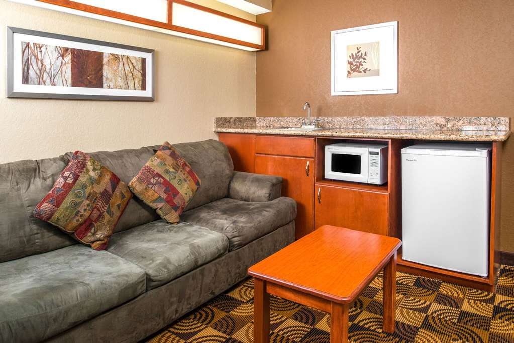 Microtel Inn & Suites by Wyndham Lincoln - photo 28