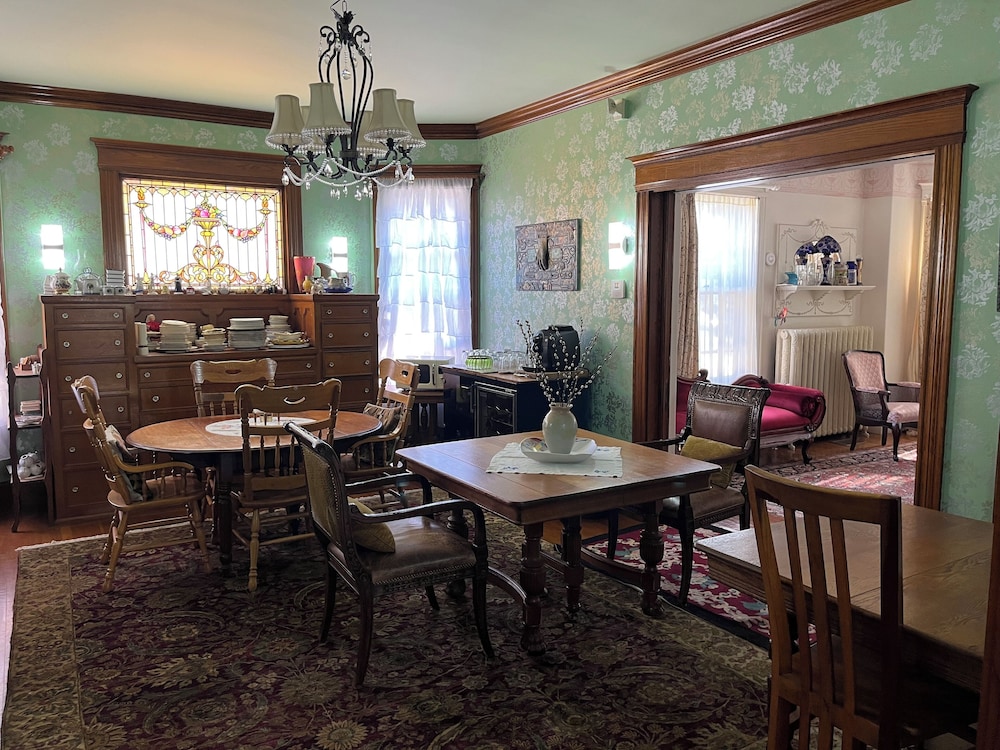The Munroe Inn - photo 24