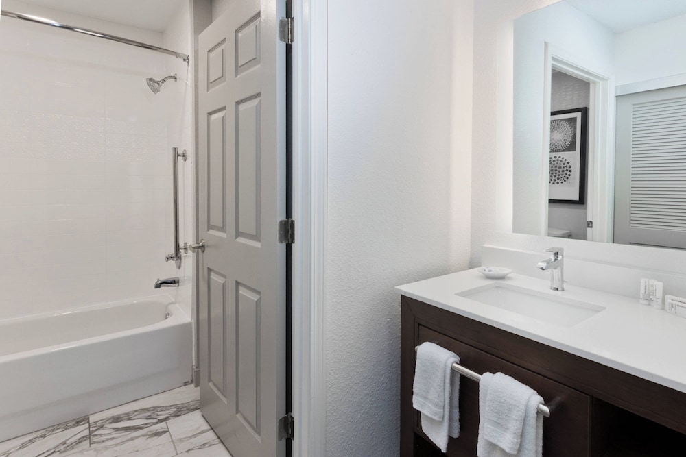 Residence Inn by Marriott Columbus - photo 28