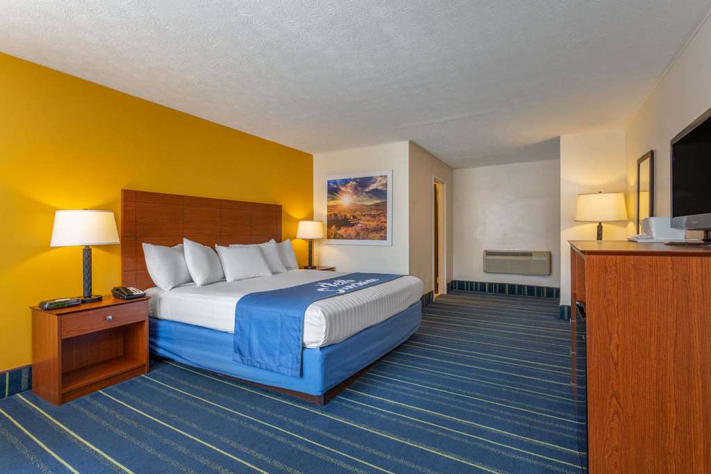 Days Inn by Wyndham Breezewood - photo 7