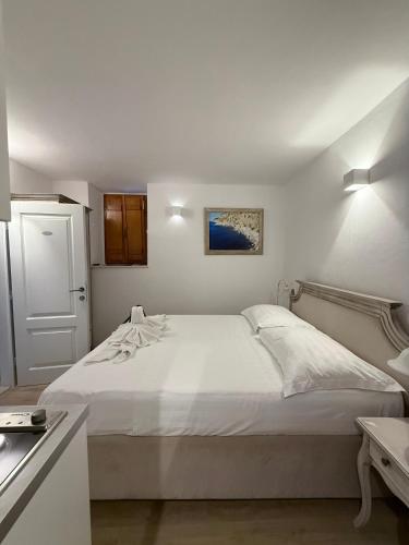 Dubrovnik Throne Suite I