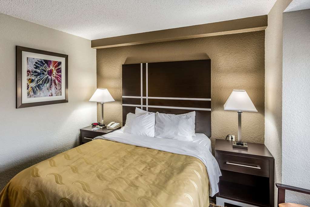 Quality Inn & Suites El Paso I 10 - photo 23