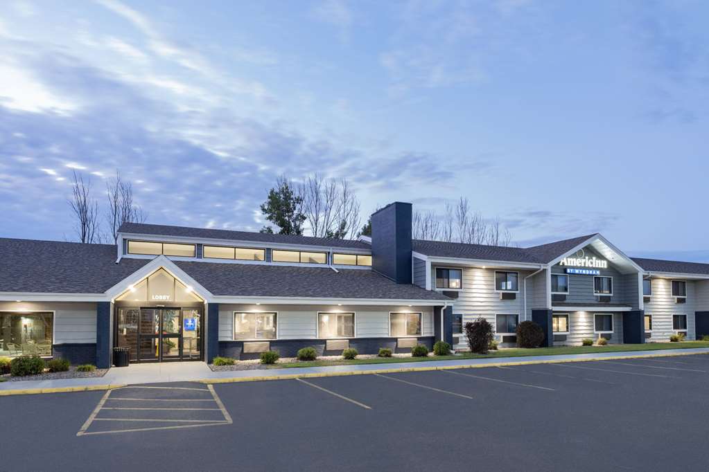 AmericInn by Wyndham Plover Stevens Point - photo 3