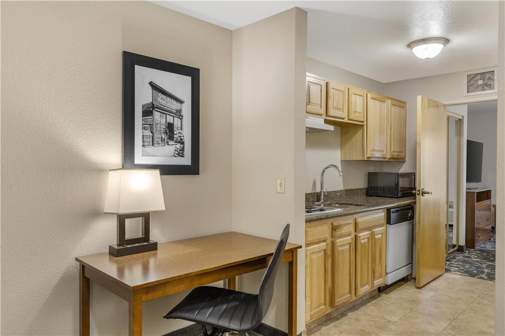 Best Western Plus Riverfront Hotel & Suites - photo 19