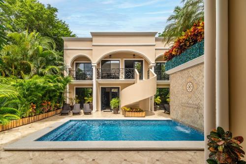 Luxury Playacar Villa 2 min Walk to Beach — 4-Star Luxury Hotel in Playa Del Carmen, Mexico