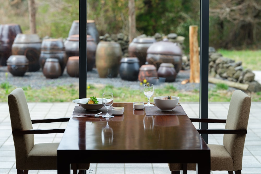 Luceville - carbon neutral hotel in Seogwipo