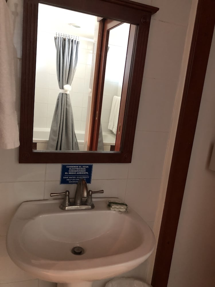 Bathroom sink