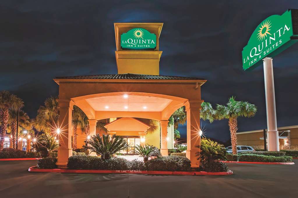 La Quinta Inn & Suites by Wyndham Beaumont West - photo 5