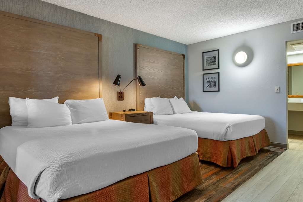 Best Western Plus King's Inn & Suites - photo 3