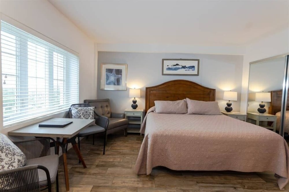 Montauk Manor - photo 20