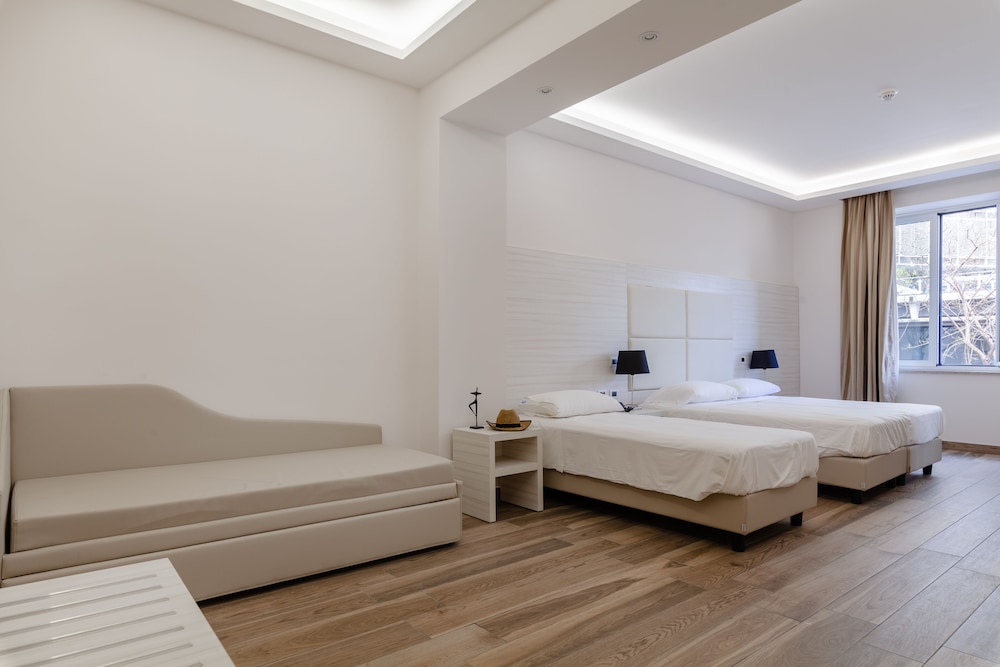 Hub Naples - carbon neutral hotel in Naples