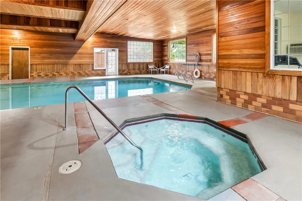 Comfort Suites Clackamas - photo 41
